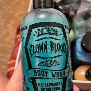 Twisted allure body wash